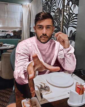 Ken Quer Instagram - Ce soir dans les princes et princesse c’est tout bizutage 🤣 “Ca fi blizzir mais ça fi peur hein” Qu’en avez vous pensé ? #happy