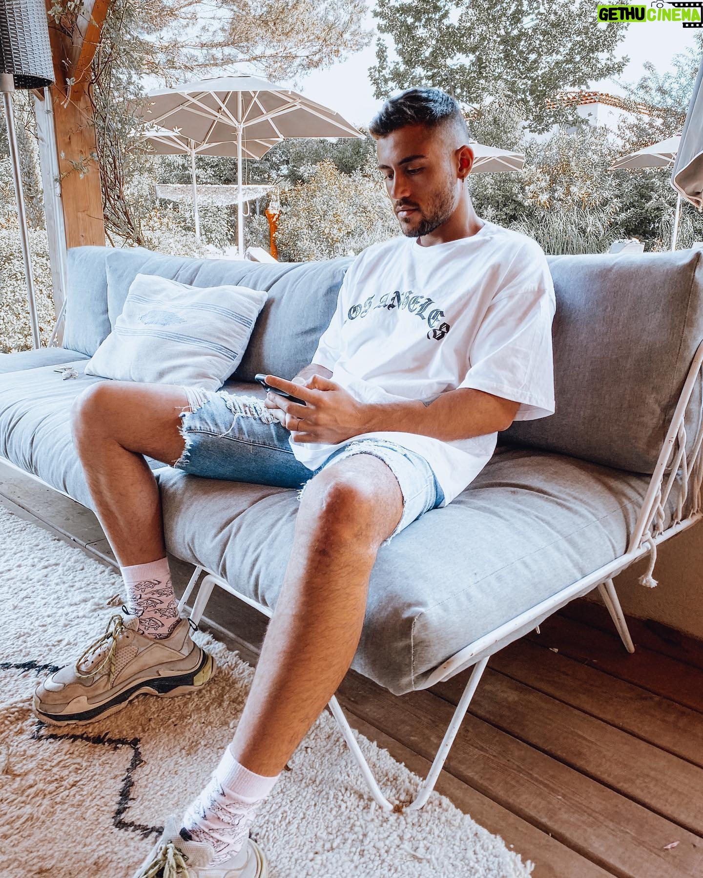 Ken Quer - 5.2K Likes - Alors alors mes beautés des îles 🌴 vous avez prévu quoi cet été ???