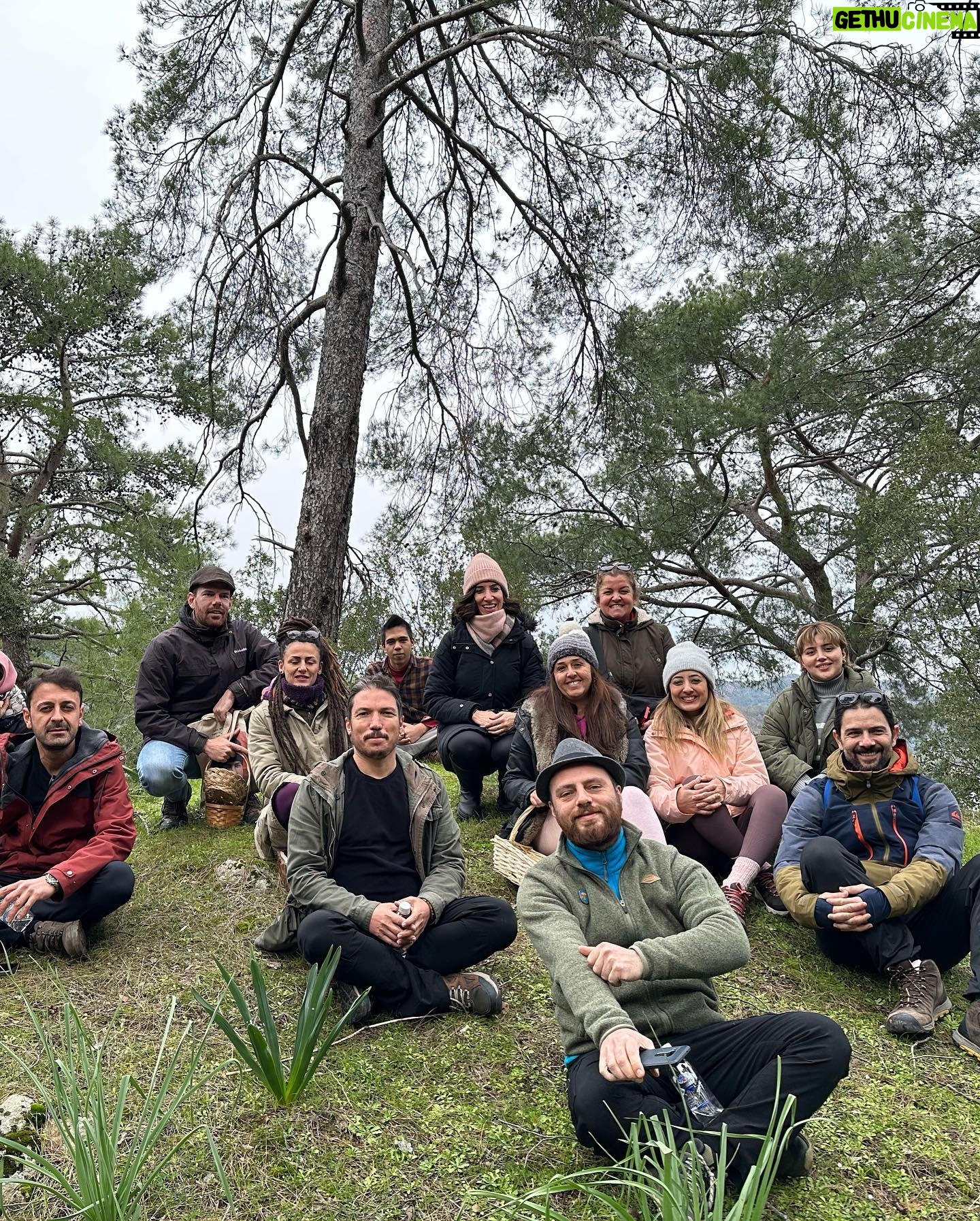 Kenan Ece - 5.7K Likes - Mantar ve bitkilerin gizemli dünyasıyla çok tatlı ve bilgili insanlar sayesinde tanışarak, harika bir yerde çok keyifli bir haftasonu geçirdim🍄🌿🍃❤️ çok teşekkürler @fungiturkey @nazimtanrikulu @deervalleyturkey