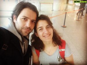 Kenan Ece Instagram - Ailenin bilimkadını Mdm. Begie'yi biraz hüzünlü ama çok gururlu yolladık uzak diyarlara... Daha çok gururlandırır bizi bu kız ❤🌞🌼🐇