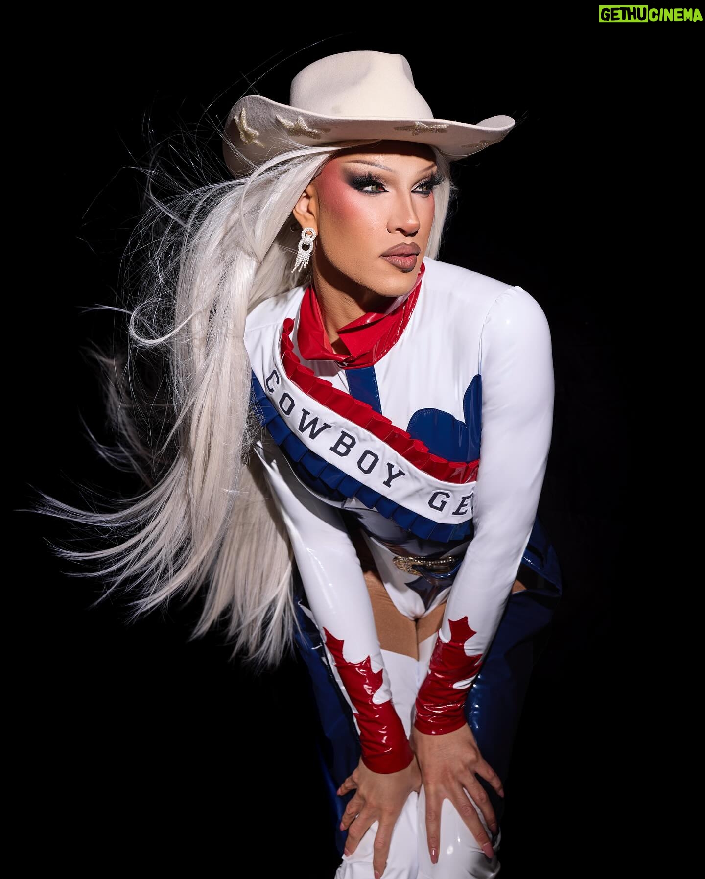 Kendall Gender - 3 Likes - COWBOY GENDER ERA IS JUST GETTING STARTED 😏
-
Outfit : @madebymalmas inspired by @shionat & @bustedbrand
Photographer : @thedragseries inspired by @blaircaldwell /
@lens_face