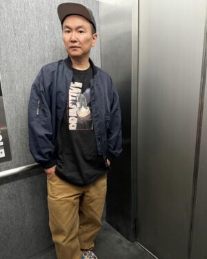 Kenji Yamauchi Instagram - 。
今日は家族で鳥貴族へ🖐️

相変わらずミックスジュースめちゃくちゃ美味かった😂

息子は1番好きなメニューがポテト😂😂😂

芋の甘みが他のお店のポテトより凄くあるし、ケチャップとバターのディップの感じ、まだ食べたことない人はオススメです👍

そんな私は穢土転生うちはイタチTシャツ😂

めちゃくちゃいいこれ🔥🔥🔥

穢土転生シリーズもっと出して欲しいな😂

最近アニメTシャツが多いから、他買ってないと思われがちですが、MovieTシャツもコツコツ集めてます🫡

今日もボブマーリーのONE LOVEのMovieTシャツ買いに行って、まぁ色々あって😂😂😂OMAETACHIブログに魂の叫びを書いたので読んでくださいな😂

#ヴィンテージ
#ヴィンテージTシャツ
#vintage
#vintagetee 
#vintagetshirt 
#naruto 
#うちはイタチ 
#かまいたち山内
