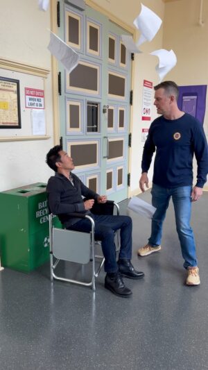 Kenneth Choi Instagram - What it’s like working with Peter Krause…