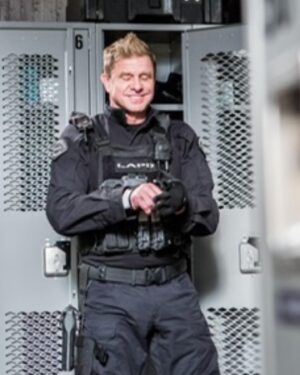 Kenny Johnson Instagram - From where we began 7 years ago till now , it’s pretty amazing the fan base the show picked up!! Again , thank you all !! @swatcbs @swatwriters @sptv @cbstv @sony
