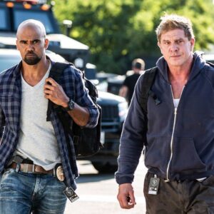 Kenny Johnson Instagram - For the fans : Time for our last dance !! After all we’ve been through !! It’s always  been my complete honor , and my pleasure !! I wanna thank everyone for all the love and support !! It’s purely all for you guys , and here we go for our last time together !! See you soon ❤️The fact that I’ve got to work with my daughter on 3 films , and here SWAT , is beyond a dream come true !! Thank you Jelli !  We get one more dance soon  @swatcbs