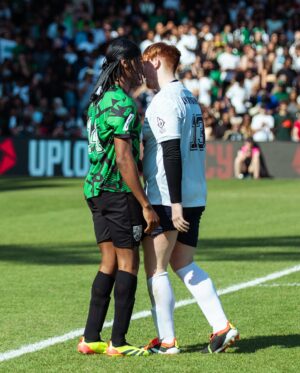 Kenny Ojuederie Instagram - Ayyy not too bad for my first football match 🤣 Thank you to everyone who came out !! ❤️