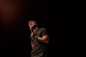 Kenny Sebastian Instagram - THANK YOU @kennethseb for giving an INCREDIBLE show in Dublin. 🙌

Are you ready CORK ?? 

To see the magic by @kennethseb 😍😍😍 

An Amazon audience ✨
Thanks to the team for all the hard work BTS. 🫶🏻

PC - @jayanthshah 

#GkEntertainment
