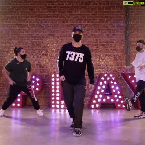 Kenny Wormald - 6.5K Likes - Last night with the squad @theplaygroundla 🔥🔥
“The Box” live @roddyricch
Choreography: @kennywormald & @mishagabriel
Dancers: @kennywormald @mishagabriel @vincecastillo13
🥁 @jessewilliamfarmer
🎥 @nickgilligan
#playgroundla