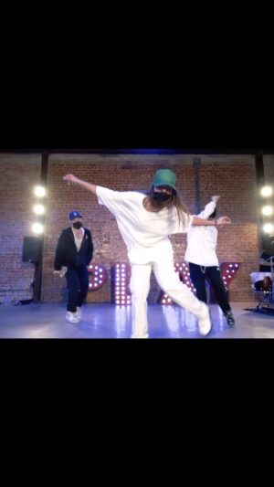Kenny Wormald Instagram - #STILLTRAPPIN 

#choreography collab: @kennywormald @rexkline @taylerreeff @daynesempert 

🎶 @lildurk @kingvonfrmdao 
🥁 @theonly_juaan 

#playgroundla #lildurk #dancers @theplaygroundla