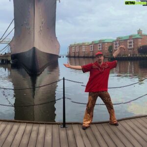 Kent Boyd Instagram - If you have a yacht that’s pretty hawt. 🛥️

Pants @blackshagvintage @trinaturk