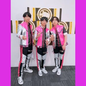 Kent Ito Instagram - 改めて週末は、

【SideM9th】THE IDOLM@STER SideM 9th STAGE
～MIR＠-CIRCLE CRESCENDO～ DAY2

ありがとうございました！

S.E.M三人揃って出られることは、本当に嬉しい！

アーカイブがまだまだ観れるよ！

もう10周年がすぐそこに・・・感慨深いなぁ・・・！！

あとでパンフのオフショも載せます🌟