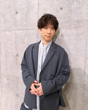 Kent Ito Instagram - 伊東健人新曲ラッシュ！！

年末年始も止まらんぞ！！

曲書いてます！