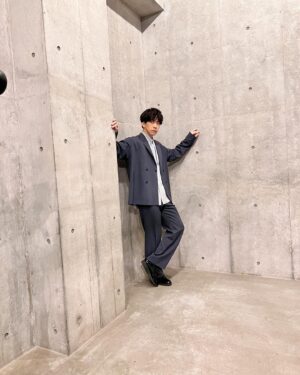 Kent Ito Instagram - 伊東健人新曲ラッシュ！！

年末年始も止まらんぞ！！

曲書いてます！