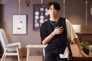 Kent Ito Instagram - kuumaAさんとのプロジェクト第二弾コラボが発表されました！

今回コラボするブランドは・・・「LiNoH」！！

ECサイトもオープンしていますので、是非チェックしてみて下さい！

https://kuumaa.jp/