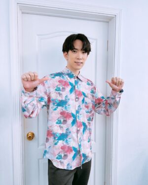 Kent Ito Instagram - sideM 8thライブ！
パンフはこんな感じの衣装でした！

動画も見てくれたかな〜？？
いよいよ今週末！！

僕の出演はday2です！
