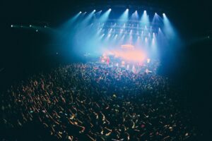 Kenta Kataoka Instagram - 2024.05.11
¨THE BONDS 2024 in Taiwan¨
台湾 台北 Zepp New Taipei

台湾ツアーの2日目は台北にお邪魔しました。
大きな声で歌ってくれたことも、渾身のギャグで爆笑してくれたことも嬉しかったなあ。

台湾が大好きになった。
帰れる場所が増えるのは本当に幸せなこと。
また帰って来れる日を楽しみに、これからも音楽作り続けます。

また会いましょう。

台灣演出第二天！來到台北
大家的一起大聲唱出來、
還有get到我的笑點而大笑！
我好開心呀！

愛上台灣了！
多了一個可以回來的地方，很幸福
期待可以再次回來的那一天，
我會繼續製作音樂下去～

期待再相見。

Photo @sotarogoto

#緑黄色社会
#Penthouse
#sumika
#ジャイガ
#ボンズ
#台湾
#台北
#Taipei