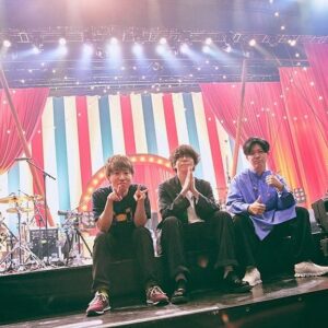 Kenta Kataoka Instagram - 2024.04.21
¨FLYDAY CIRCUS¨ TOUR FINAL DAY17
神奈川県 ぴあアリーナMM

ツアー完走。
好きな人と縁を組み合いながら音楽が続けられて幸せです。

ネタバレも解禁☺︎
最後まで楽しみを守ってくれたみんなに感謝です。

（どこかで盛大に感想会をやりたいですね）

Photo @sotarogoto 

#sumika
#FLYDAYCIRCUS
#フラサカ
#神奈川県
#横浜
#ぴあアリーナ