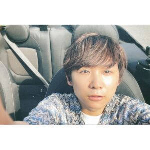 Kenta Suga Instagram - 〜旅サラダ宮古島旅ふりかえり# 2〜

今回の宮古島旅はなんと言ってもドライブっ！！🚗

1年半ぶりに運転したペーパーゴールドドライバー須賀は、
座席をなるべく前にして直角の姿勢を保ち、運転しました😳笑

伊良部大橋も、カメラを付けてロケ車の先導などもなく本当に1人きりのドライブだったので、ドキドキもありつつ高揚感が凄かったです☺️

#宮古島 
#伊良部島
#旅サラダ