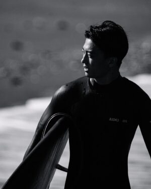 Kentaro Ito Instagram - 高校の時の親友と海に行き写真を撮って貰いましたぁ！

いつか一緒に仕事しような。なんて話をしながら、、

Photo by @i0_382 
Itsuki Okamoto

kentaro....