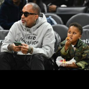 Kenya Barris Instagram - Happy Happy 7th Birthday to my BigGuy #Bronx aka #BubbaSparx aka #Bronxie!! I love you more than you will ever know Son.  Thank you for being my Clippers partner and for always being good for a joke.  Hope you enjoyed your day and can’t wait to see the man you continue to grow into!!!