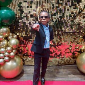Kenyon Glover Instagram - Party on the red carpet #flyguys #redcarpet