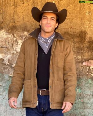 Keon Alexander Instagram - Quantum Leap 
 
What’s the first song that comes to mind? 
 
I’ll go first… 
Big & Rich’s classic hit “Save a horse, Ride a cowboy” 
 
 
 
 
 
 
 
 
 
 
 
Photographs by Misa Aikawa House
#QuantumLeap