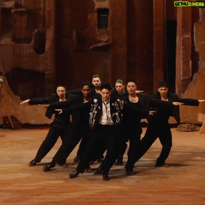 Keone Madrid - 61.5K Likes - Proud to have choreographed most of Jung Kookās newest single āStanding Next to Youā but it also makes it that much more special to see people I love and consider family dancing in this. Also just realized⦠wild that itās almost been 10 years choreographing for the BTS fam. So grateful that after all this time we can still work together on things like this.
#JungKook #Choreography #StandingNexttoYou
