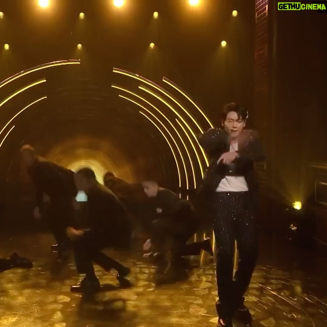 Keone Madrid - 80.1K Likes - Standing Next to You-ography. On Jimmy Fallon-ography. And some mic-stand-ography. With friends-ography.
#standingnexttoyou #jungkook #choreography