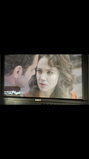 Keremcem Instagram - Fragman sahnesini kamera arkasıyla tanıtmak istedim bu sefer.. "Başım Belâda" 4. Bölümüyle, pazar saat 23:30'da @atvturkiye 'de.. @basimbeladatvdizi @merihozturk