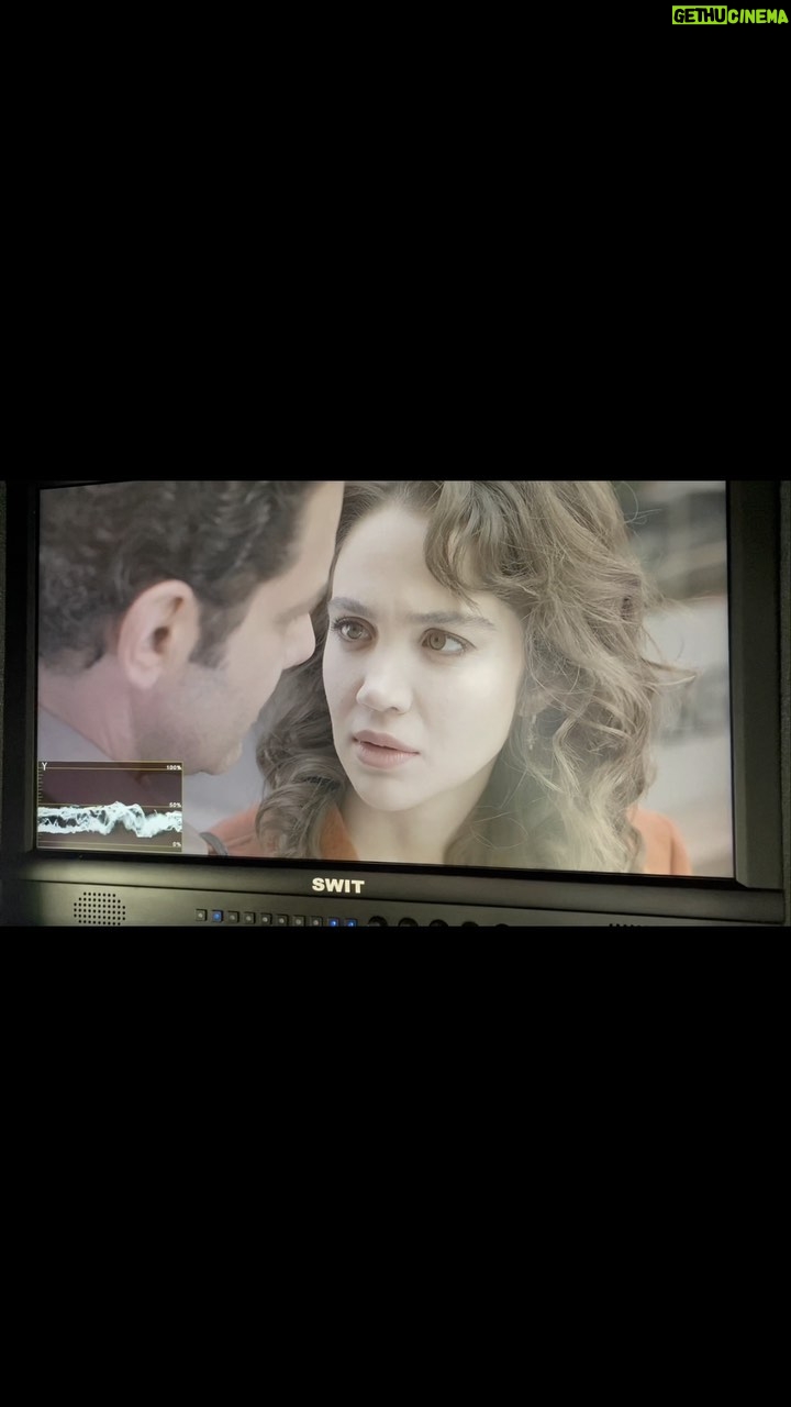 Keremcem - 3K Likes - Fragman sahnesini kamera arkasıyla tanıtmak istedim bu sefer.. "Başım Belâda" 4. Bölümüyle, pazar saat 23:30'da @atvturkiye 'de.. @basimbeladatvdizi @merihozturk
