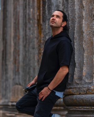 Keremcem Instagram - Zaman bir yanılsamaysa 
Ben de belki Romalıyımdır...
#aizonaiantikkenti 
#Rotahane