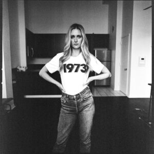 Kerry Bishé Instagram - On January 22, 1973, the Supreme Court made a monumental decision that empowered women to make critical, personal decisions about their bodies and their futures, ensuring reproductive freedom across the United States. Now, 49 years later, this right remains at risk. 

Support the NIRH National Institute for Reproductive Health which works to protect and advance just and equitable access to reproductive health care.

Call your representatives, donate, whatever you can do. We Are The Ones We’ve Been Waiting For. 

@nirhaction @prinkshop @shopsocialgoods #BansOffOurBodies