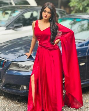 Ketaki Kulkarni Instagram - Elegance personified in red 🍷💃🏻❤️‍🔥
 
Watch Mohini from tomorrow on @colorstv at 7pm everyone 💫
#KrishnaMohini 

Stylish @partho_ghoshal 

#colorstv #colors #television #itv #indiantelevision #villian