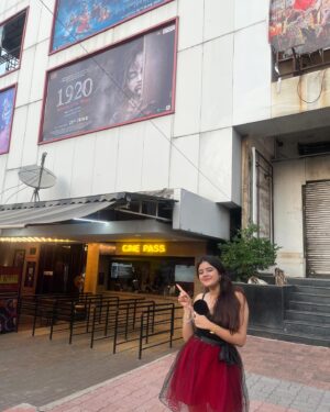 Ketaki Kulkarni Instagram - A year to the most beautiful memory of my life.
1920 gets an year old today! 🥺🤍

@krishnavbhatt @vikrampbhatt @maheshfilm