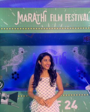 Ketaki Narayan Instagram - So happy to present our Shortfilm @dhekun_the_film directed by @kshitij_p_joshi  at 
Redfm Marathi Superhits marathi film festival 5 - charcha tar honarach 

#dhekun #ketakinarayan #redfm