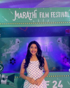 Ketaki Narayan Instagram - So happy to present our Shortfilm @dhekun_the_film directed by @kshitij_p_joshi  at 
Redfm Marathi Superhits marathi film festival 5 - charcha tar honarach 

#dhekun #ketakinarayan #redfm
