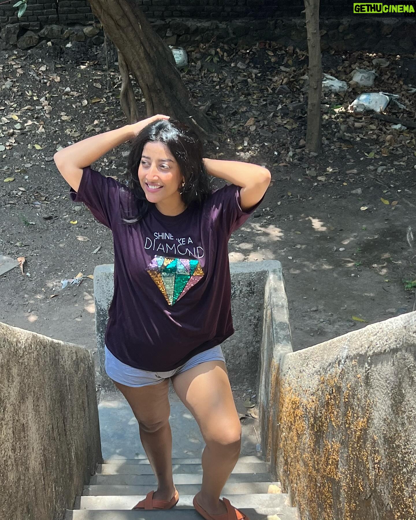 Ketaki Narayan - 1K Likes - Shinning in the sunlight 🌻💎
Wearing @chkokko @shivi19765
#ketakinarayan #summer #outfit #chkokko #collab