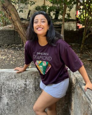 Ketaki Narayan Instagram - Shinning in the sunlight 🌻💎

Wearing  @chkokko @shivi19765 
#ketakinarayan #summer #outfit #chkokko #collab