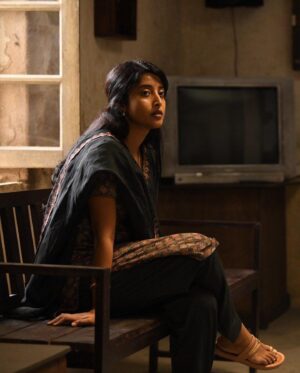 Ketaki Narayan Instagram - Making of Y S Bharathi Garu 

Thank you @mahivraghav for believing me and gave this beautiful character with such emotional depth. Forever greatful 🙌

@madhie_dop thank you so much for capturing this inspiring story and made me look even more Bharathi with your vision. 

@ravi_konagantipally & @karthiksreenivasvunnam without you both I wouldn’t have achieve my telugu so perfectly . Thank youuu!

@itsamolbiradar & @ranga_navneet thank you for placing me with @3autumnleaves team , I will be grateful for life time

Thank you prassanna , Jayalaxmi, munna, Vidushi, Chandra, Sunitha, Pearly and the entire team you made me complete as Bharathi Garu

@actorjiiva & @ashrita_vemuganti_nanduri love you both 

#yatra2 #LegacyLivesOn #ketakinarayan #jiiva #mahiraghav #mammootty #telugu #film #cinema