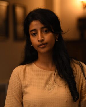 Ketaki Narayan Instagram - Making of Y S Bharathi Garu 

Thank you @mahivraghav for believing me and gave this beautiful character with such emotional depth. Forever greatful 🙌

@madhie_dop thank you so much for capturing this inspiring story and made me look even more Bharathi with your vision. 

@ravi_konagantipally & @karthiksreenivasvunnam without you both I wouldn’t have achieve my telugu so perfectly . Thank youuu!

@itsamolbiradar & @ranga_navneet thank you for placing me with @3autumnleaves team , I will be grateful for life time

Thank you prassanna , Jayalaxmi, munna, Vidushi, Chandra, Sunitha, Pearly and the entire team you made me complete as Bharathi Garu

@actorjiiva & @ashrita_vemuganti_nanduri love you both 

#yatra2 #LegacyLivesOn #ketakinarayan #jiiva #mahiraghav #mammootty #telugu #film #cinema