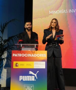 Keunam Instagram - Gracias @adilgtbi por esta iniciativa tan bonita y tan necesaria. Ha sido un placer estar en la primera edición, espero que de muchas.🫶🏽✨

Y gracias @albertorbatres por vestirme siempre de cuento.🪡

#premiosADI #premiosADI2024 #lgtbiq #lgtbi #lgtbiqplus #deporte