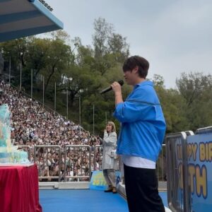 Keung To Instagram - 因為jetlag剛從十點睡到現在，醒來回想起今天的一切仍覺得非常感恩🙏🏻
真的要提到我的fan club 的admin們，每一年你們為了我的生日都如此的辛苦，衷心的感謝。

今年生日沒什麼要說的，只希望所有人都可以平安健康，人與人之間多一點包容和鼓勵，也有一些課題我正在學習，希望上天可以繼續指引我，慢慢向好的方向改變。

再次感謝愛我和支持我的人🙏🏻
姜濤會加油的👌🏻

#🍬
#謝謝太陽伯伯