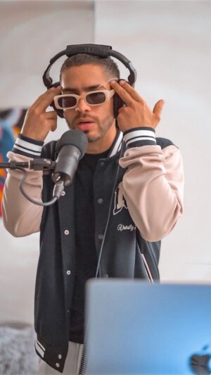 Kevin Bury Instagram - Disponible a partir de las 12 de esta noche 🔥🔥 LOCURA PROHIBIDA 🎶