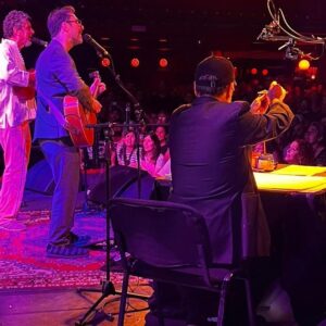 Kevin Johansen Instagram - Gracias, Barcelona! Bona nit! 🫶🔥