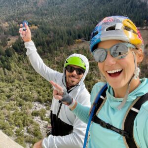 Kevin Jorgeson Instagram - All smiles during a fun day of cragging on The Nose with @sashadigiulian. Got crowded fast but nobody seemed to mind since we were all enjoying one of the best rock climbs ever! Can’t wait for more.