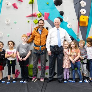 Kevin Jorgeson Instagram - 2020 is going to be a big year for @1climb_official. I’m super excited about all the projects we have in the pipeline and for support from elected officials like @repmikethompson. Changing lives through climbing, one wall, one kid, one climb at a time.
📷: @kaare_iverson_photography