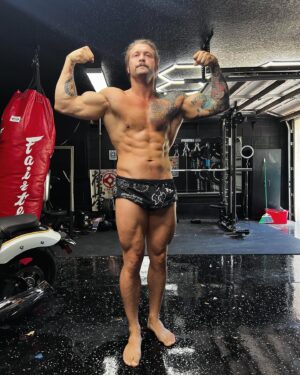 Kevin Kesar Instagram - Thought maintaining this would be rough after Wrestlemania. Glad I was wrong.
Even gained muscle.

#Health
#Sports
#MutantLifestyle
#MagnetoWasRight