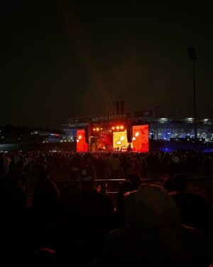 Kevin Lapierre Instagram - festival szn 

merci pour les clichés @pierreluccarle @billie.qc 🙏🏼📸
