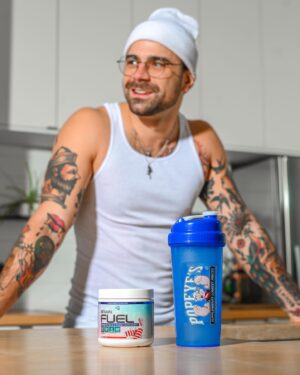 Kevin Lapierre Instagram - Il n’y a pas une journée que je ne commence pas sans mon supplément préféré, le Brain Fuel de @believesupplements . 🧠 Ça m’aide à garder le focus et le cap sur mes activités quotidiennes. 💡

Tout les produits @believesupplements sont disponibles dans les succursales @popeyesquebec du Québec ! 💪🏼

Et toi, quel est le produit qui fait partie de ta routine matinale dont tu ne peux te passer ?? 🧐✍🏼⬇️

#teampopeyes

📸: @samlacam