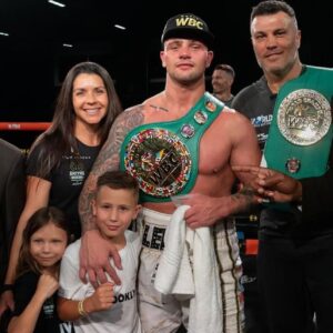 Kevin Lerena Instagram - The pressure at championship level is surreal! 🏆 However, doing it for my army is always the highlight! My little soldiers are always watching 👀 ❤️#ChampionshipPressure #LerenaArmy